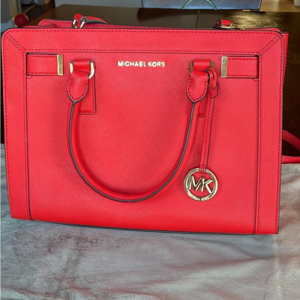 Michael Kors Dillon Handbag Purse